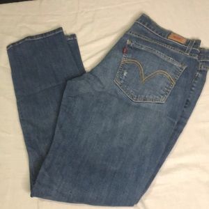 Women’s Levi’s denim jeans in great condition size 13